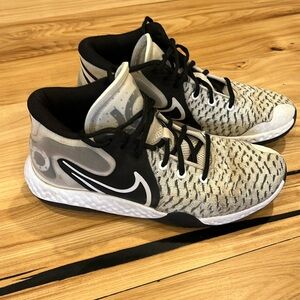 Nike Basketball Shoes